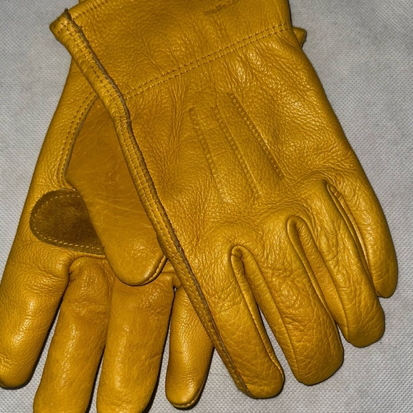 Men's Mustard Leather Gloves - Picture 2 of 7